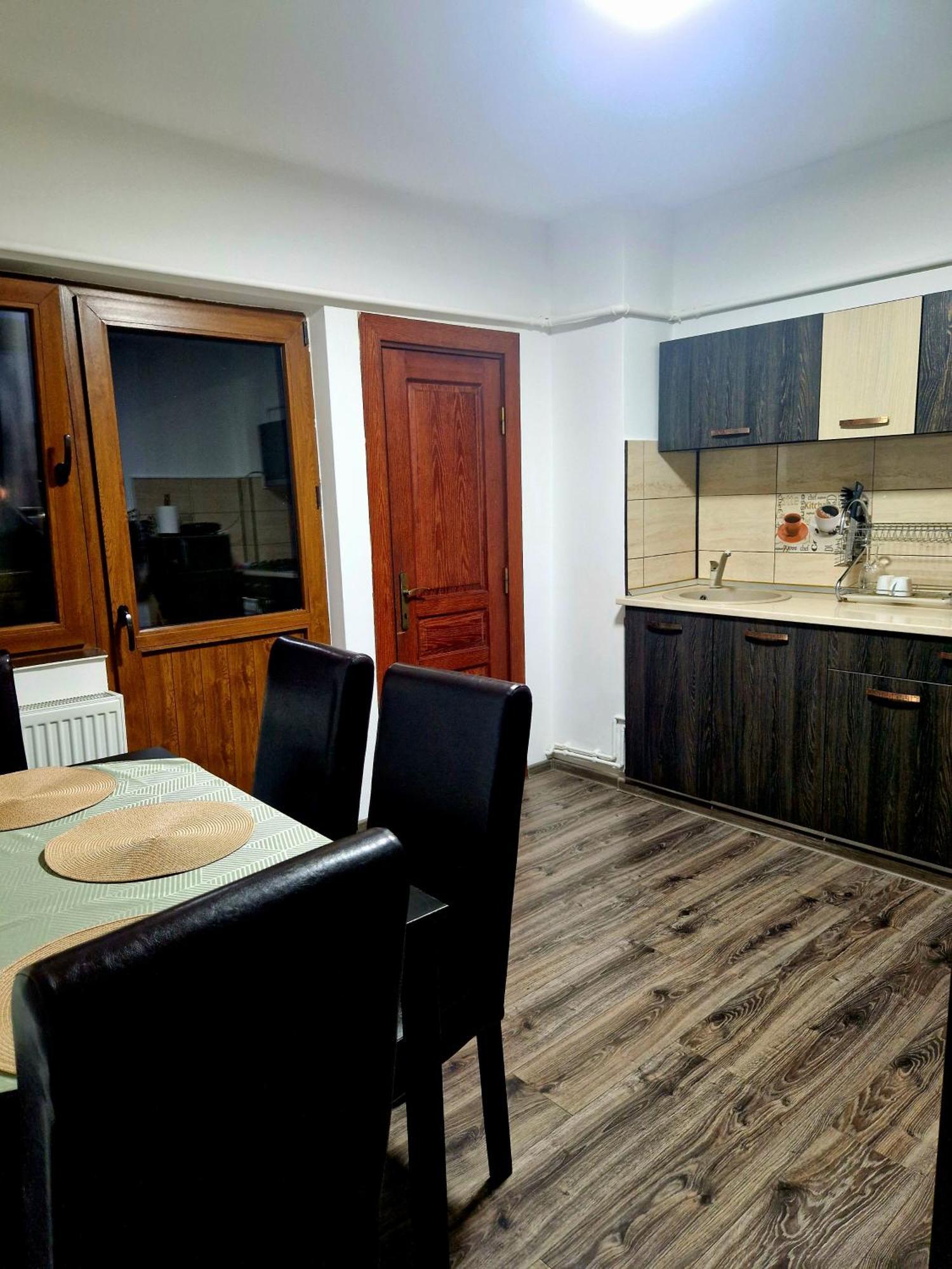 Cozy Appartment In The Center 特尔戈维什泰 外观 照片